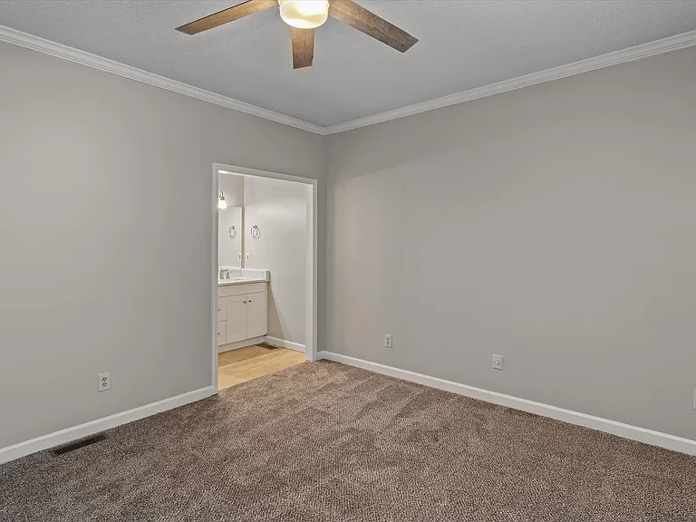 1810 Oakcrest Ct — Photo 21