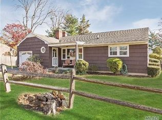 127 Little Plains Rd, Huntington, NY 11743