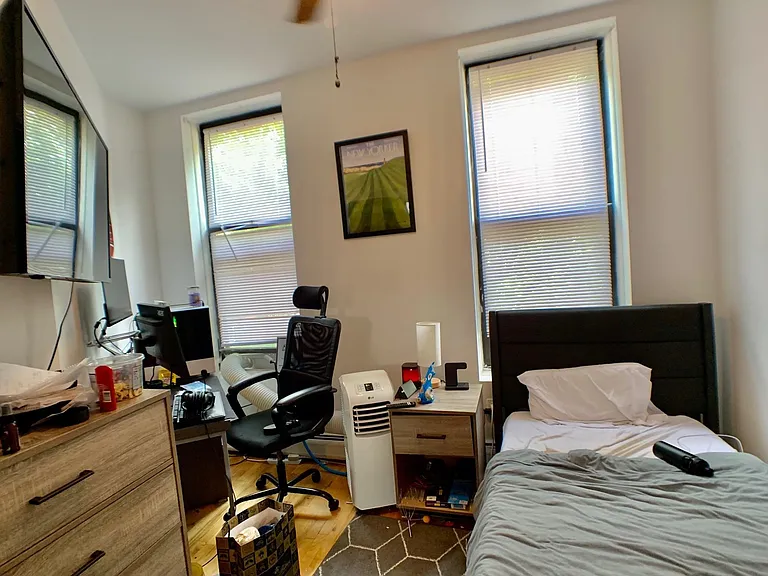 912 Washington St #2 — Photo 11
