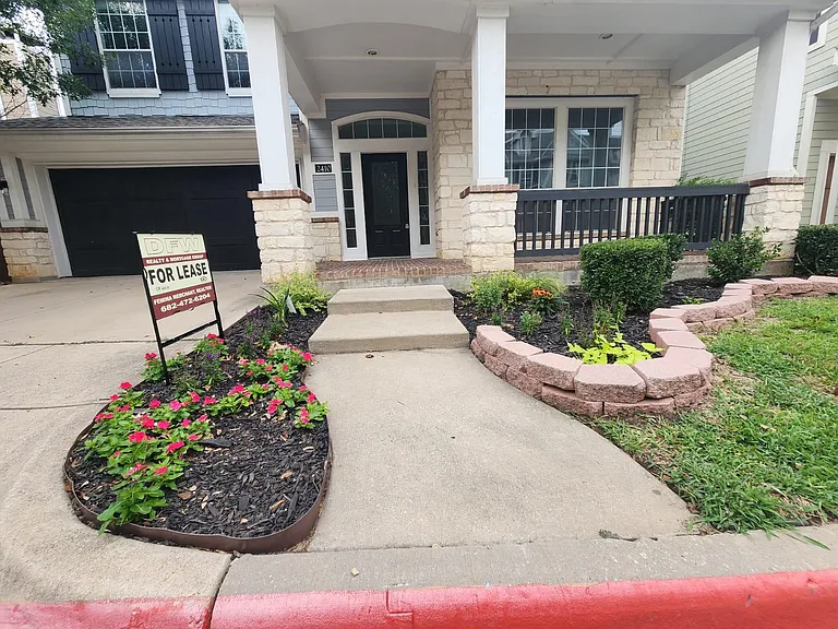 2410 Grizzly Run Ln — Photo 3