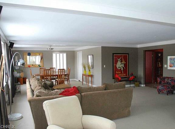 5th image of 18975 Van Aken Blvd APT 208