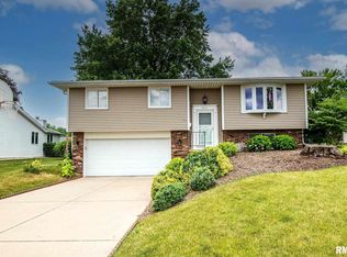 3311 W Wilshire Dr, Peoria, IL