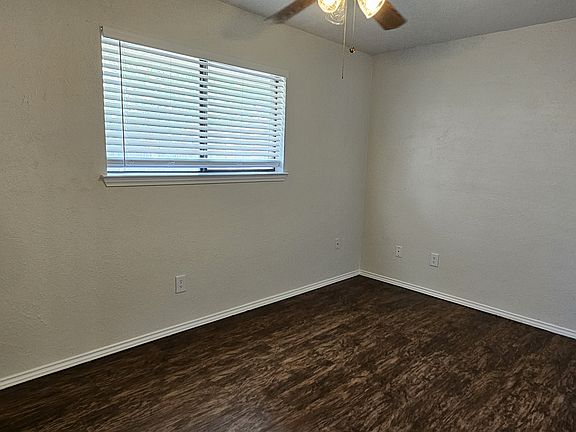 5th image of 105-107 Lance Dr