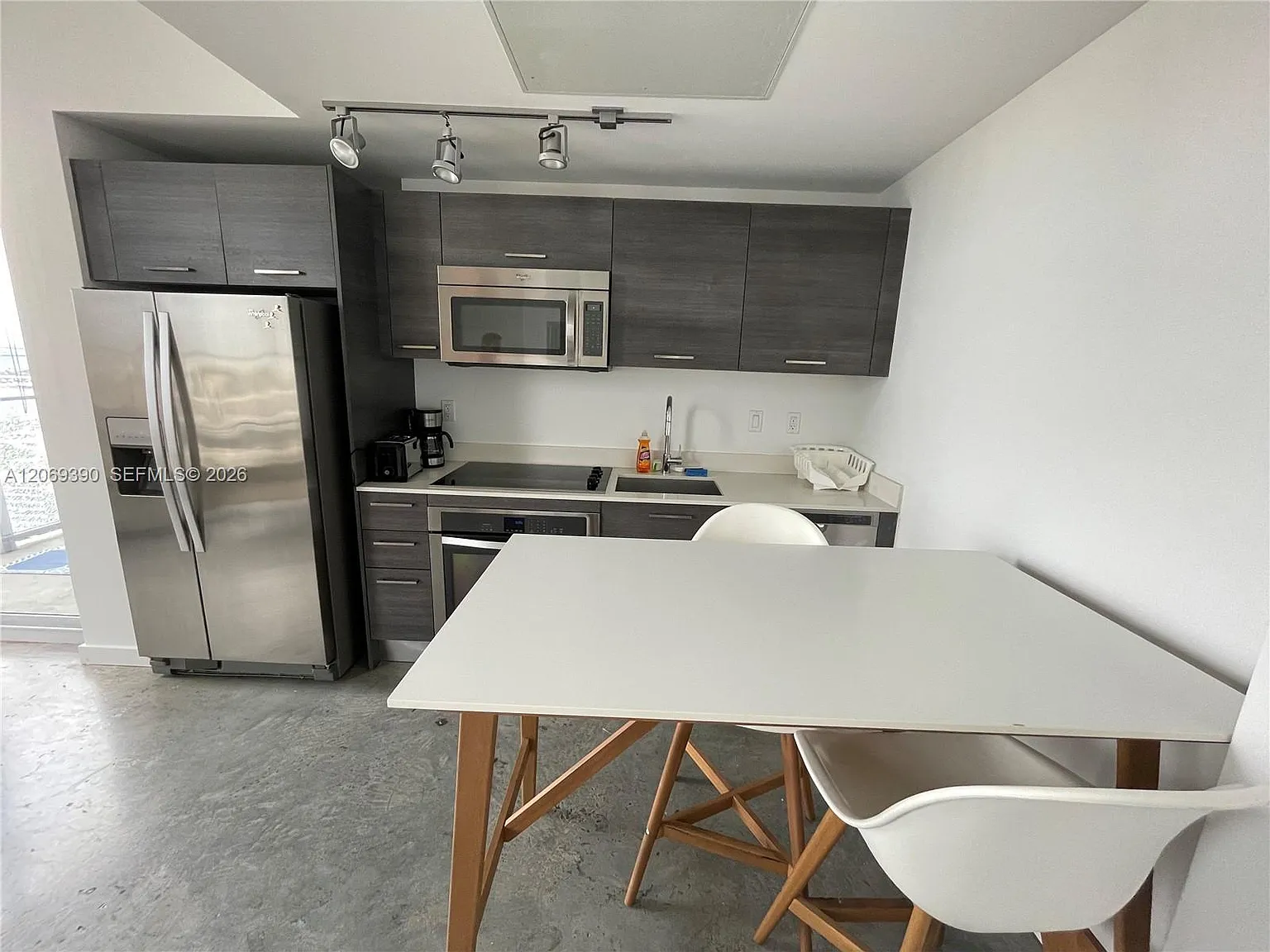 Centro Condo — Photo 1