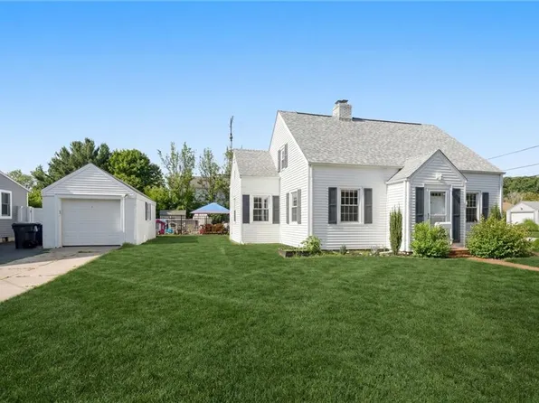 43 Ferrier Dr, Warwick, RI 02888