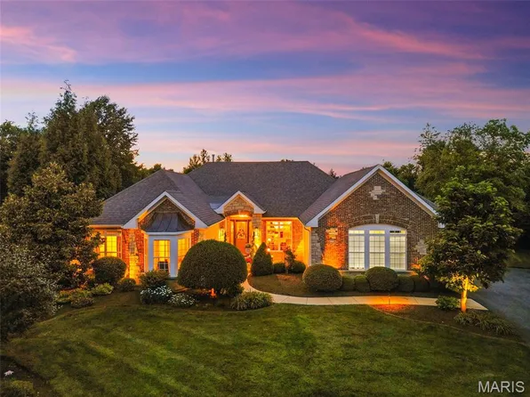1880 Spring Mill Crk, Saint Charles, MO 63303