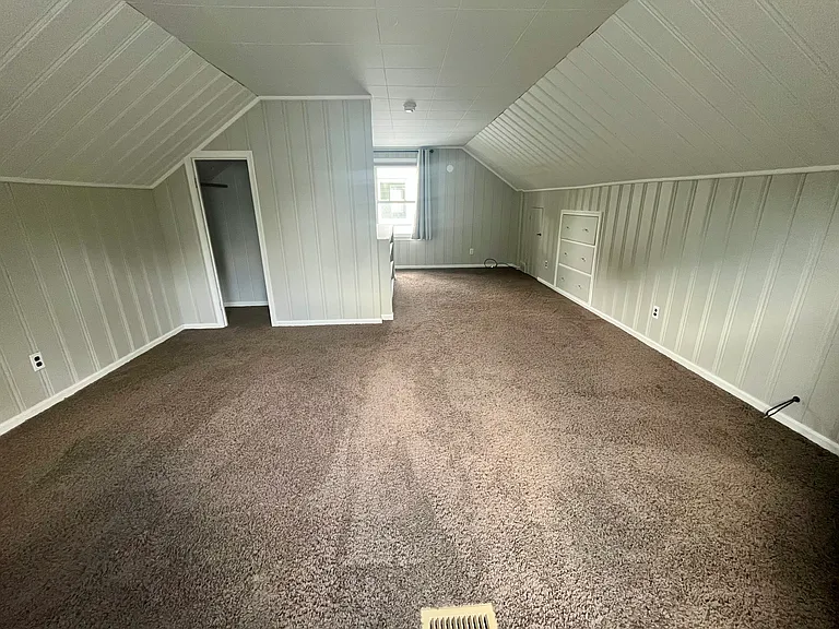 1315 N Altadena Ave — Photo 23