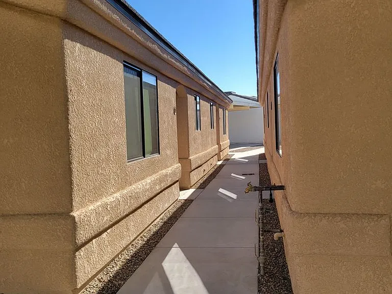 2110 Sahara Dr — Photo 2