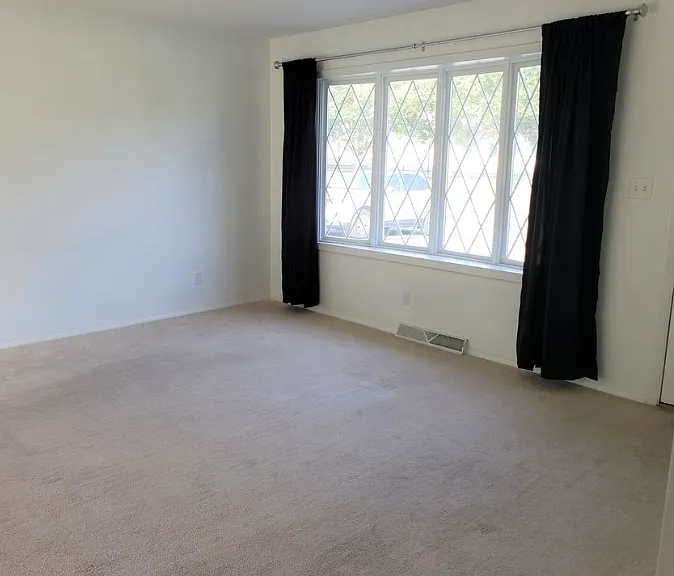 820 S Curry Pike — Photo 6