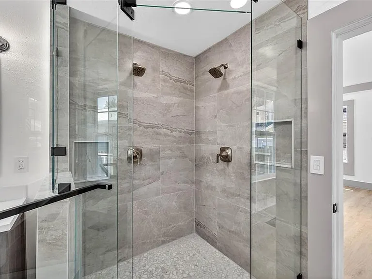 1330 Cherry St NE — Photo 25