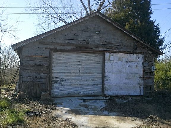 4th image of 2070 Lee Road 27