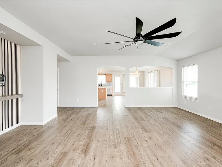 2401 Marshall Trl — Photo 5