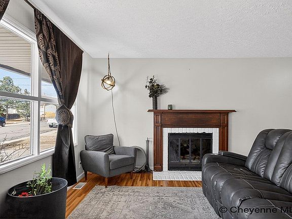 5th image of 901 Coolidge St