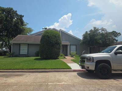 5843 Village Forest Ct