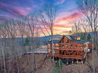 470 NW Skylight Dr, Blue Ridge, GA 30513