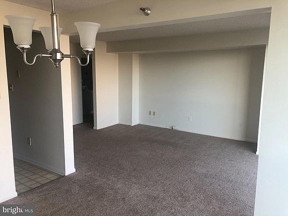 5th image of 7401 Westlake Ter APT 1005