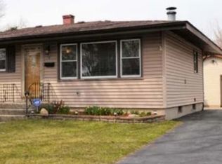 14 Blackhawk Dr, Thornton, IL 60476