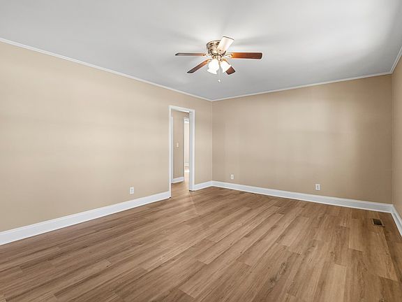 3rd image of 4310 Acacia Dr
