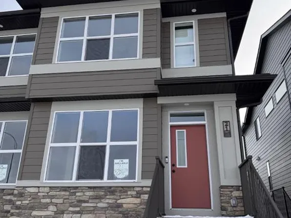 21 N Setonvista Gate SE, Calgary, AB T3M 4A3