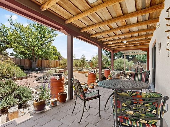 4th image of 310 La Espina Pl NE