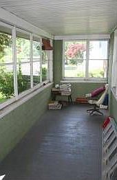 3rd image of 573 Kenwood Pl