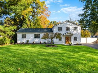 21 Huntington Rd, Sound Beach, NY 11789