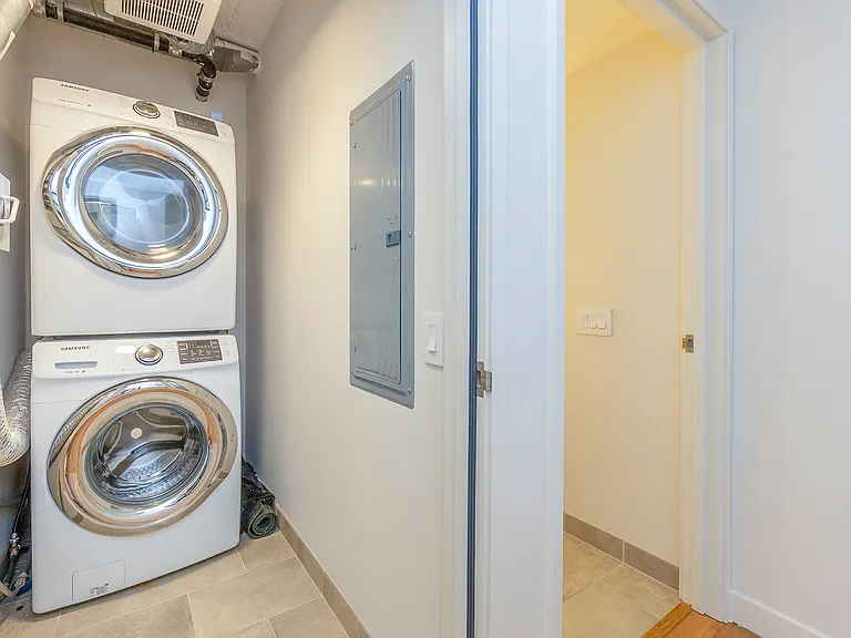 1001 Queen St #3404 — Photo 26
