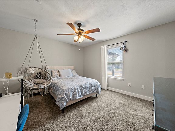 5th image of 241 Crockett Ln