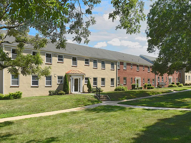 Mount Ridge Apartments — Photo 13
