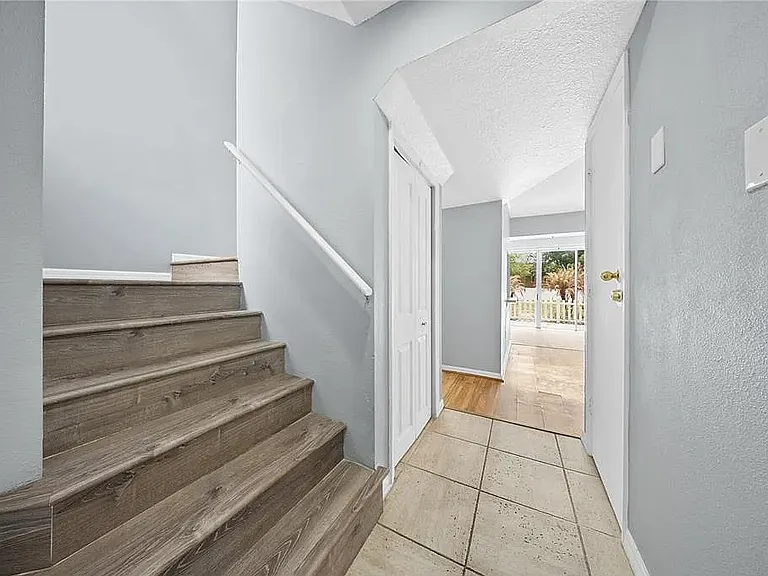 677 Orchid Dr #A — Photo 2