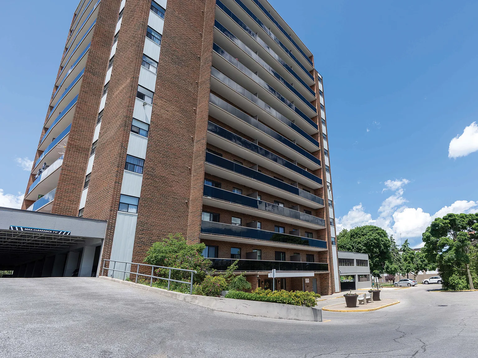 Centennial Park Place Apartments — Photo 2