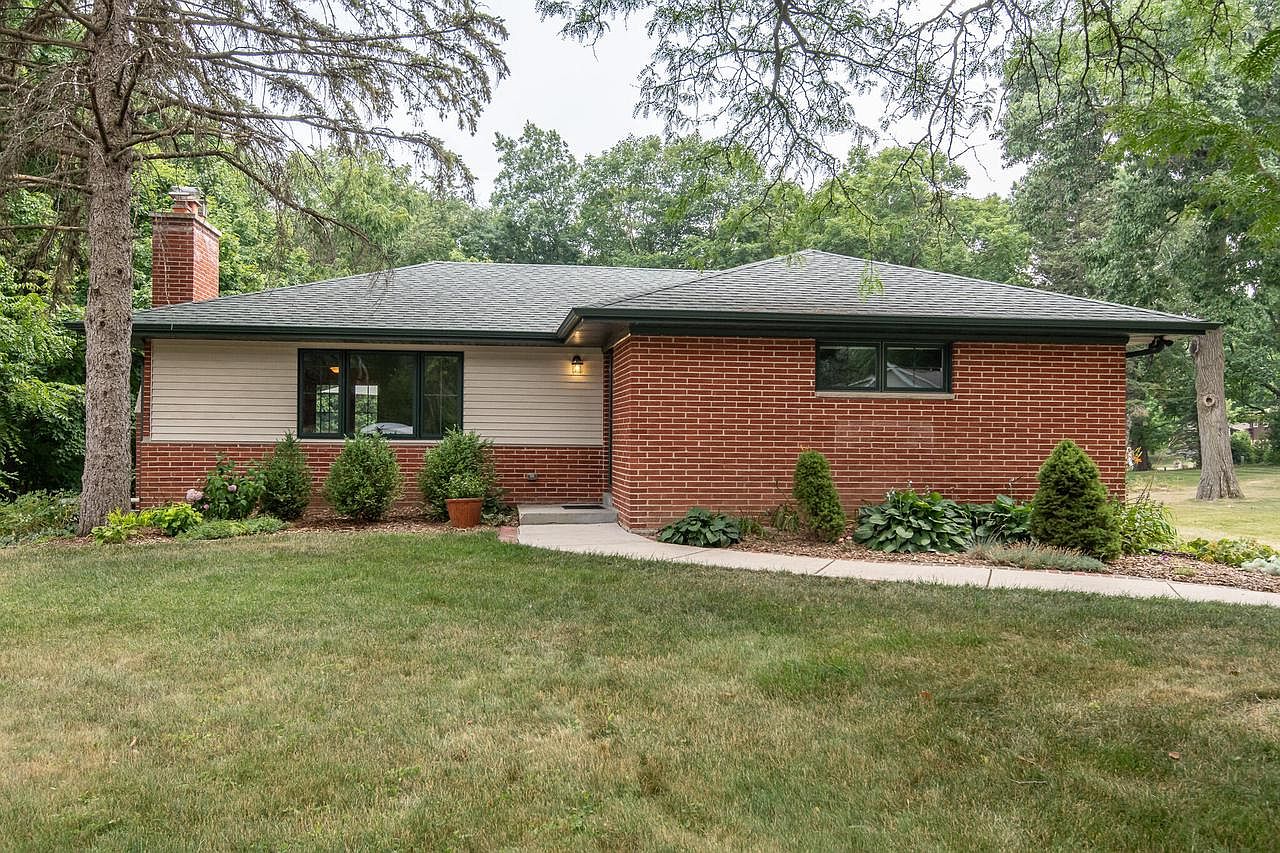 N55W21253 Logan DRIVE, Menomonee Falls, WI 53051 MLS 1844125 Zillow