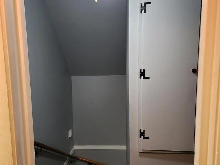 7050 Caroline Ave — Photo 37