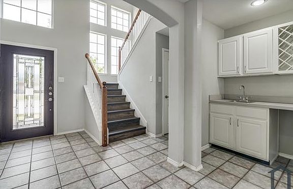 3rd image of 2030 Northridge Dr