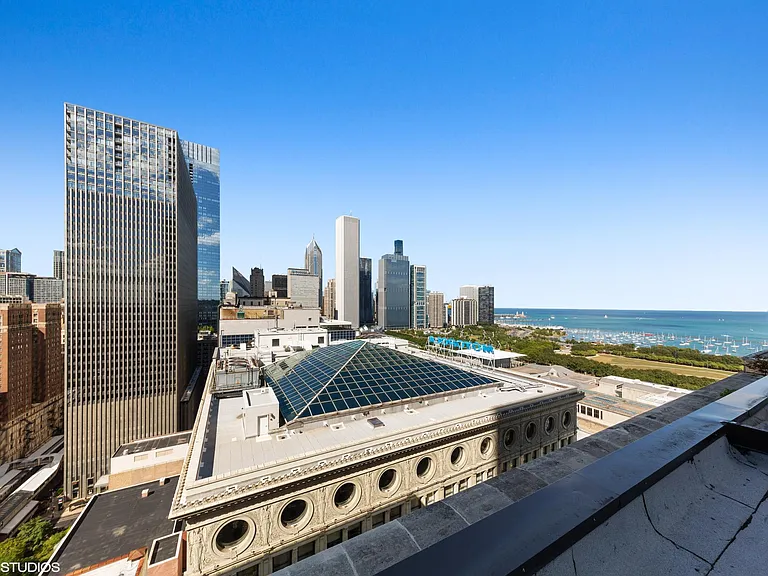 310 S Michigan Ave #202 — Photo 21