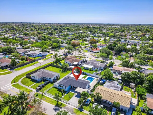 9830 Bahama Dr, Cutler Bay, FL 33189