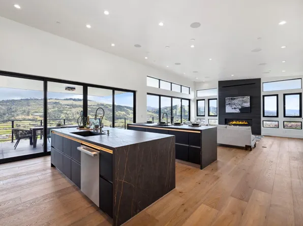 3942 Shelter Glen Way, Santa Rosa, CA 95404