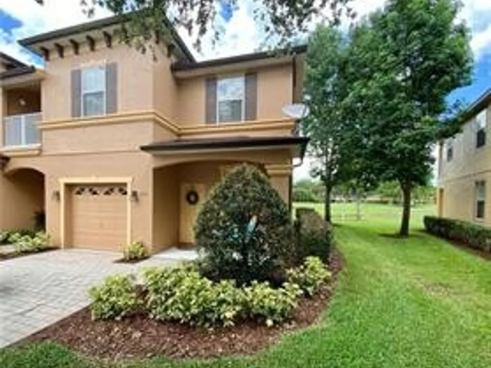 1751 Retreat View Cir