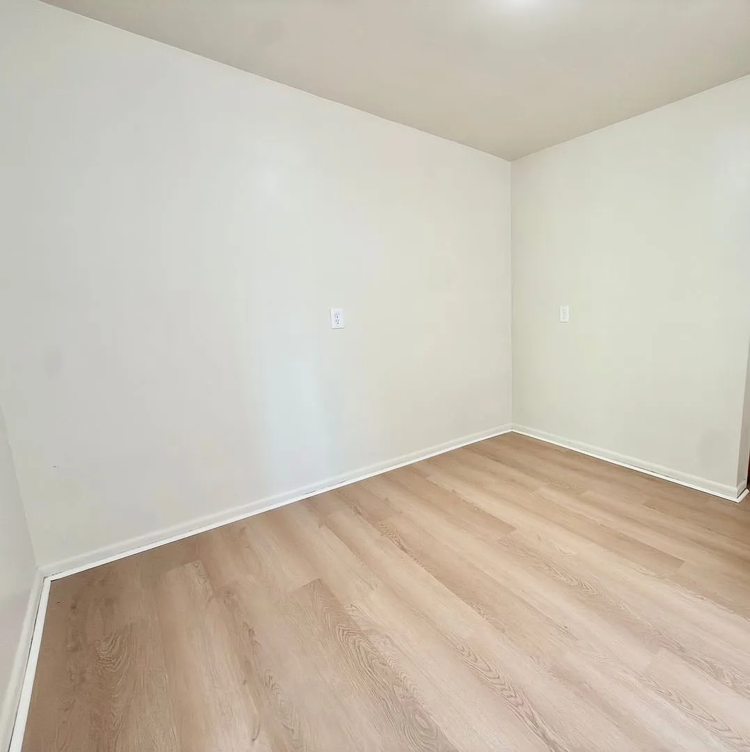 2 bed, 1.0 bath, $1,025 — Photo 4