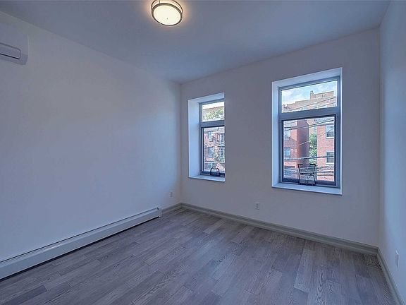 4th image of 57-67 Xenia St #3F