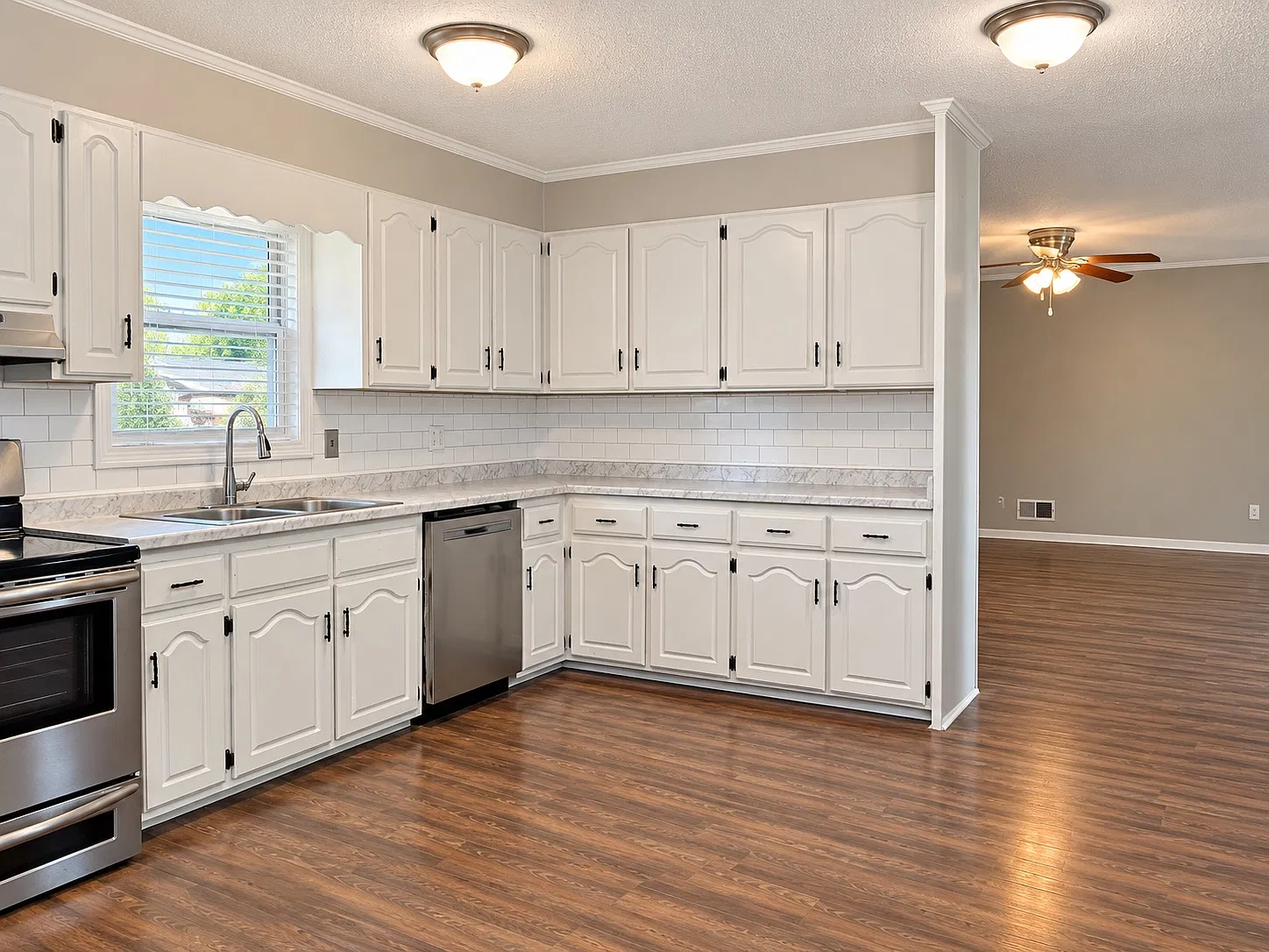 4 bed, 2276 sqft, $1,850 — Photo 4