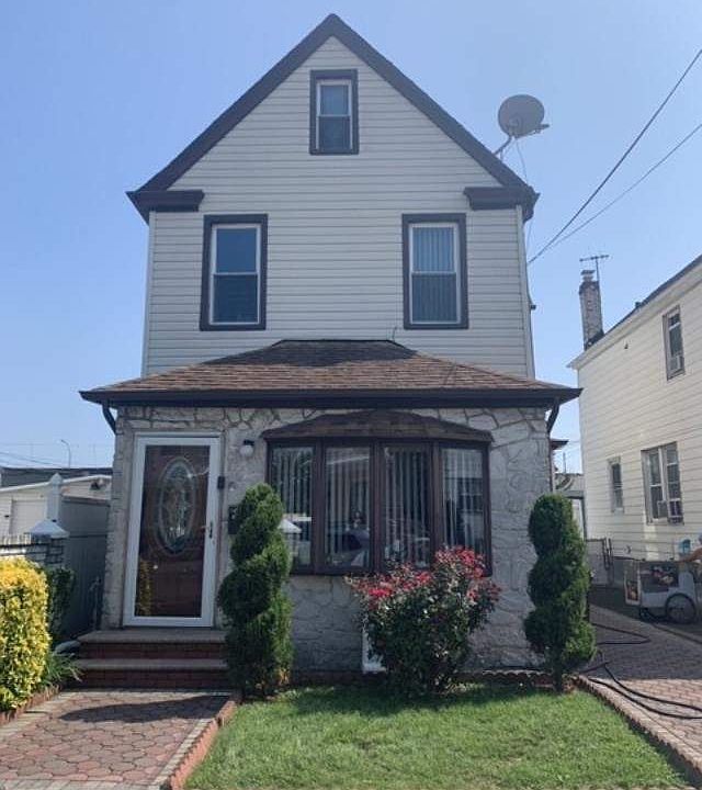 1st image of 10228 93rd Ave