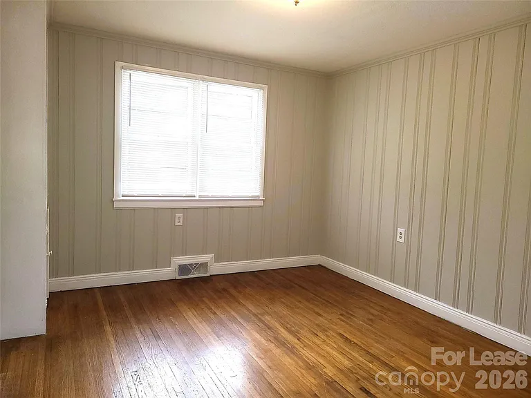 90 Creswell Dr NE — Photo 9