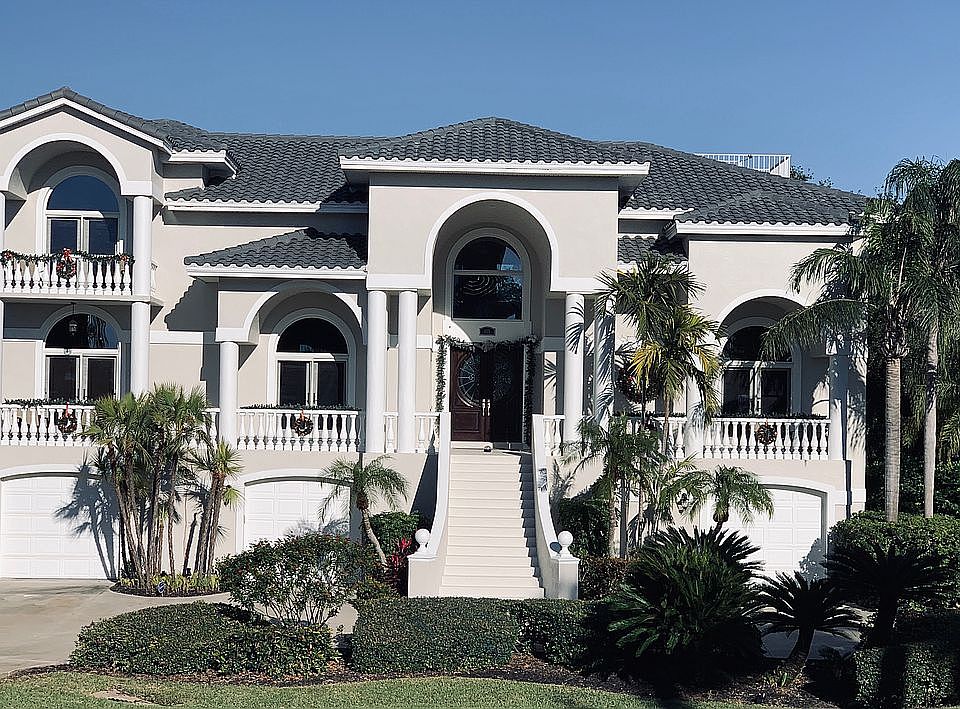 1st image of 819 Columbus Dr