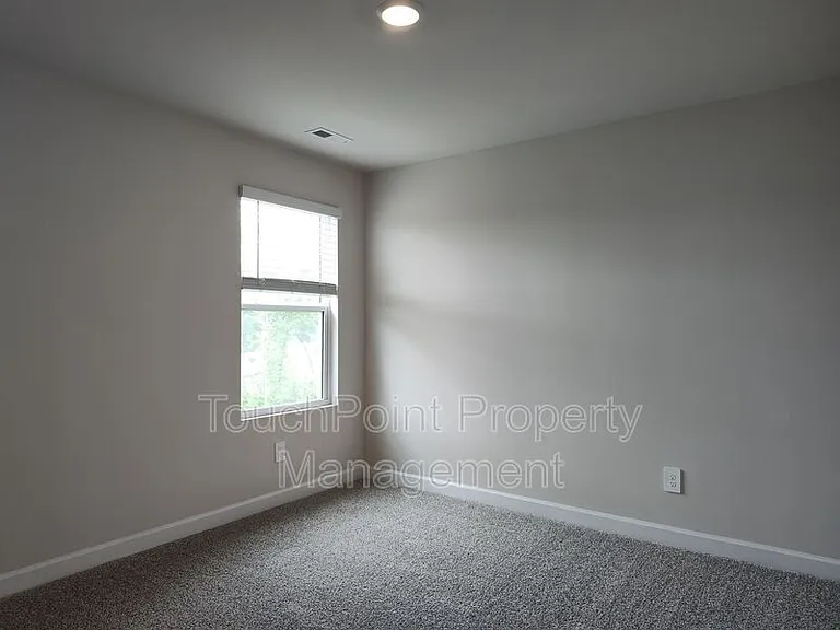 115 Sentinel Ct — Photo 34