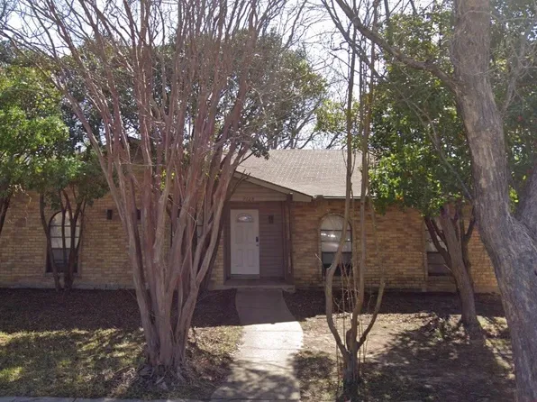 9728 White Ash Rd, Dallas, TX 75249