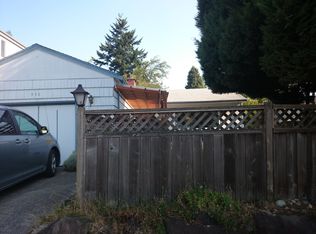 936 N 87th St, Seattle, WA 98103