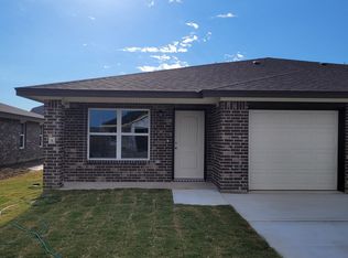 1810 Castroville Trl #B, Copperas Cove, TX 76522
