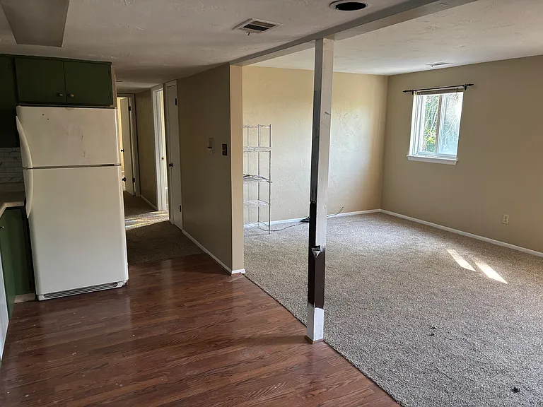 102 Greenwood Dr — Photo 3