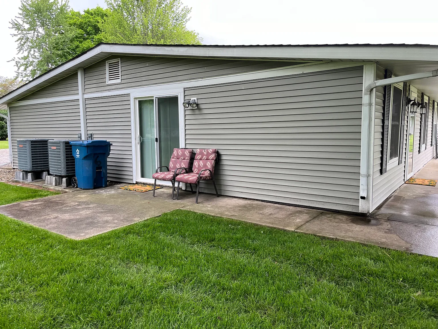 295 W Aleck St — Photo 3